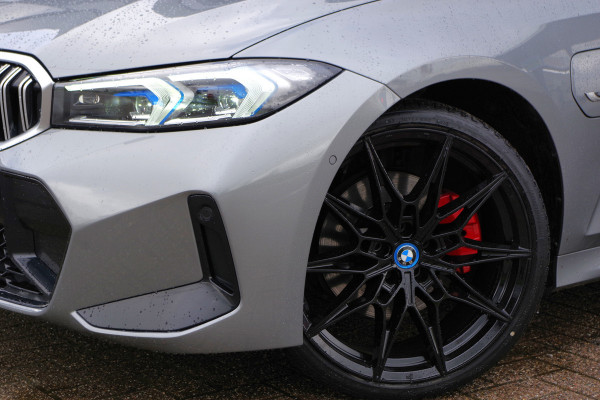 BMW 3 Serie Touring 330e 293 PK xDrive M Sport PHEV, Panoramadak, Adap. Cruise Control, Memory, Head-Up