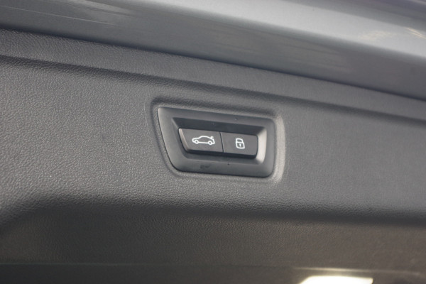 BMW 3 Serie Touring 330e 293 PK xDrive M Sport PHEV, Panoramadak, Adap. Cruise Control, Memory, Head-Up