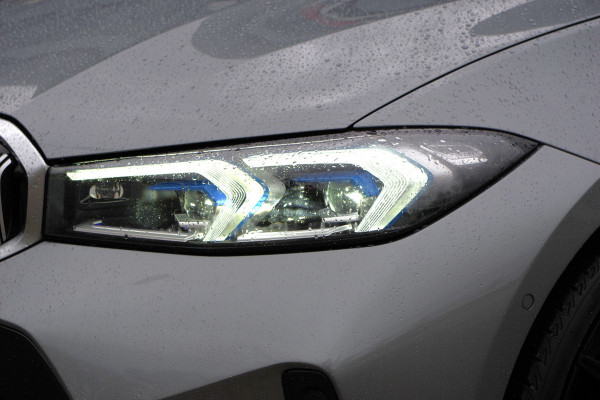 BMW 3 Serie Touring 330e 293 PK xDrive M Sport PHEV, Panoramadak, Adap. Cruise Control, Memory, Head-Up