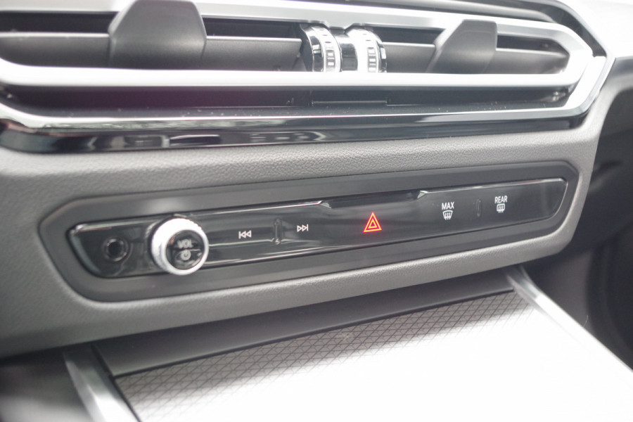 BMW 3 Serie Touring 330e 293 PK xDrive M Sport PHEV, Panoramadak, Adap. Cruise Control, Memory, Head-Up