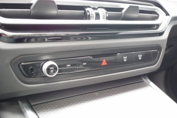 BMW 3 Serie Touring 330e 293 PK xDrive M Sport PHEV, Panoramadak, Adap. Cruise Control, Memory, Head-Up