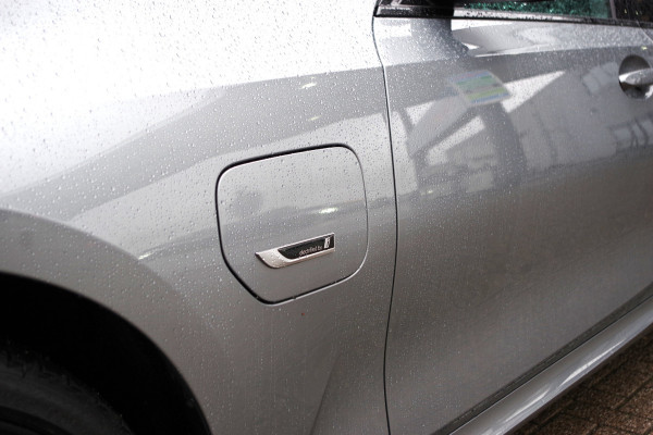 BMW 3 Serie Touring 330e 293 PK xDrive M Sport PHEV, Panoramadak, Adap. Cruise Control, Memory, Head-Up