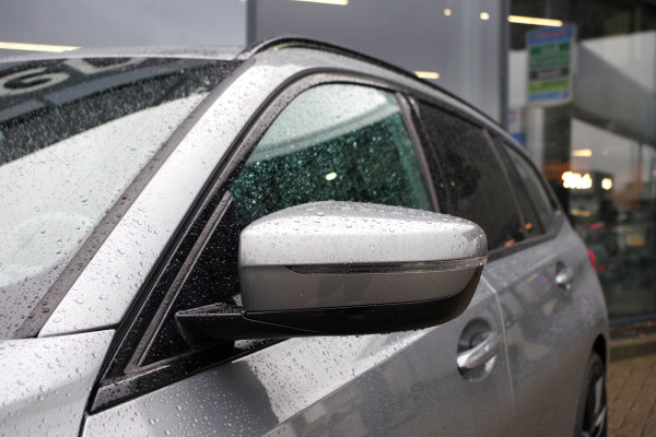 BMW 3 Serie Touring 330e 293 PK xDrive M Sport PHEV, Panoramadak, Adap. Cruise Control, Memory, Head-Up