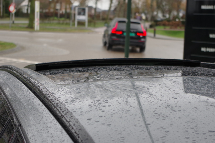 BMW 3 Serie Touring 330e 293 PK xDrive M Sport PHEV, Panoramadak, Adap. Cruise Control, Memory, Head-Up