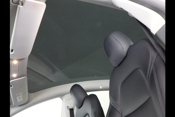 Tesla Model Y Long Range AWD 75 kWh | SOH 84% | Navigatie | Leder | Stoelverwarming | FSD systeem AutoPilot