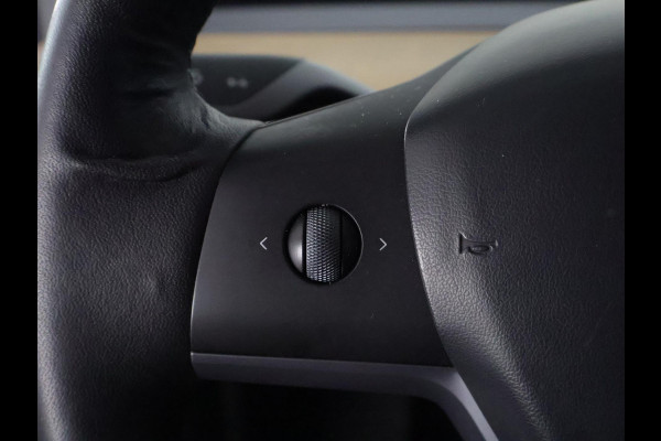 Tesla Model Y Long Range AWD 75 kWh | SOH 84% | Navigatie | Leder | Stoelverwarming | FSD systeem AutoPilot