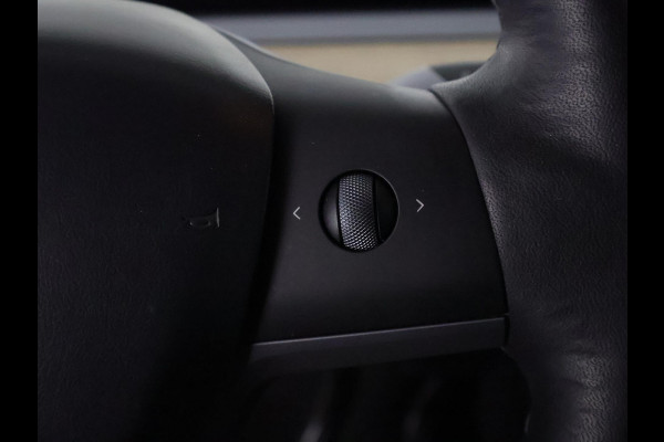 Tesla Model Y Long Range AWD 75 kWh | SOH 84% | Navigatie | Leder | Stoelverwarming | FSD systeem AutoPilot
