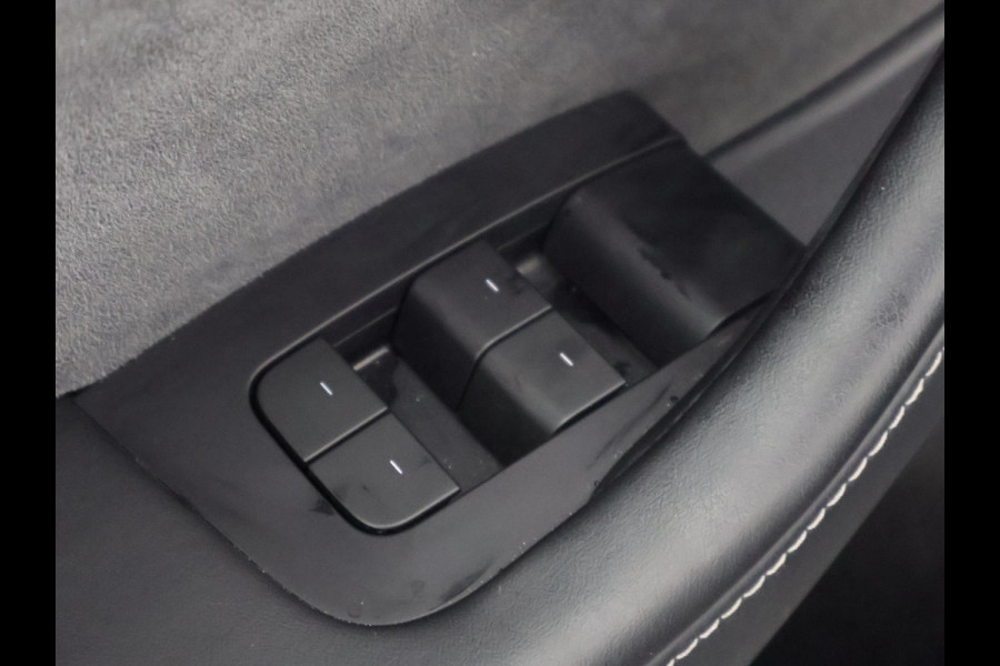 Tesla Model Y Long Range AWD 75 kWh | SOH 84% | Navigatie | Leder | Stoelverwarming | FSD systeem AutoPilot