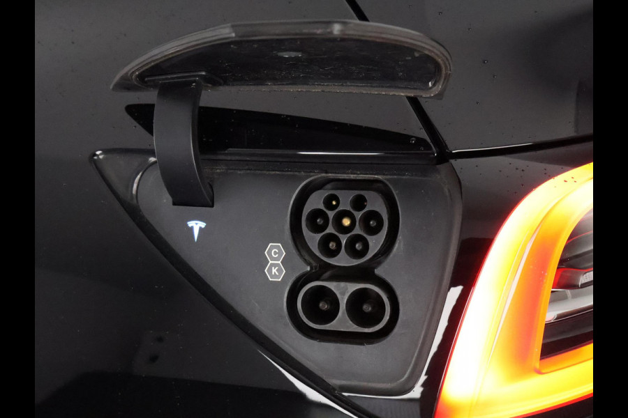 Tesla Model Y Long Range AWD 75 kWh | SOH 84% | Navigatie | Leder | Stoelverwarming | FSD systeem AutoPilot