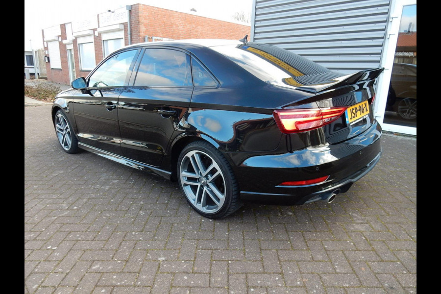 Audi A3 Limousine 30 TFSI S-LINE*LEDER*VIRTUAL*PANO*XENON*