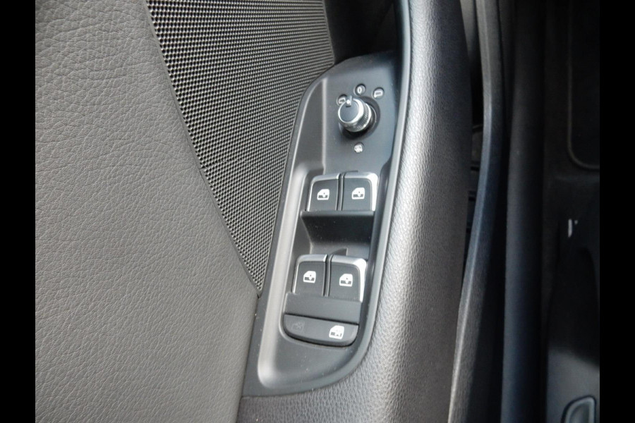 Audi A3 Limousine 30 TFSI S-LINE*LEDER*VIRTUAL*PANO*XENON*