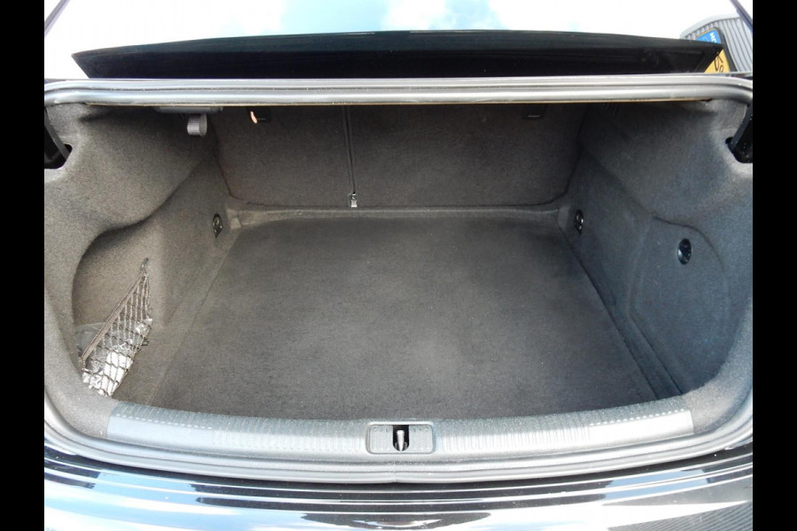 Audi A3 Limousine 30 TFSI S-LINE*LEDER*VIRTUAL*PANO*XENON*