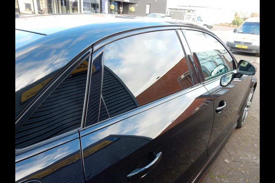 Audi A3 Limousine 30 TFSI S-LINE*LEDER*VIRTUAL*PANO*XENON*