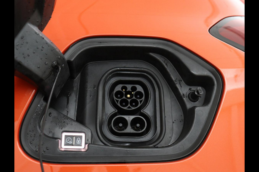 Opel CORSA-E Elegance 50 kWh | SOH 90% | 3 Fase | Stoelverwarming | Camera | Matrix LED | Carplay | Keyless | Navigatie | Climate control | Parkeerhulp | Cruise control | Stuurverwarming