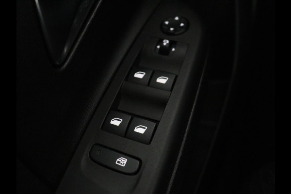 Opel CORSA-E Elegance 50 kWh | SOH 90% | 3 Fase | Stoelverwarming | Camera | Matrix LED | Carplay | Keyless | Navigatie | Climate control | Parkeerhulp | Cruise control | Stuurverwarming