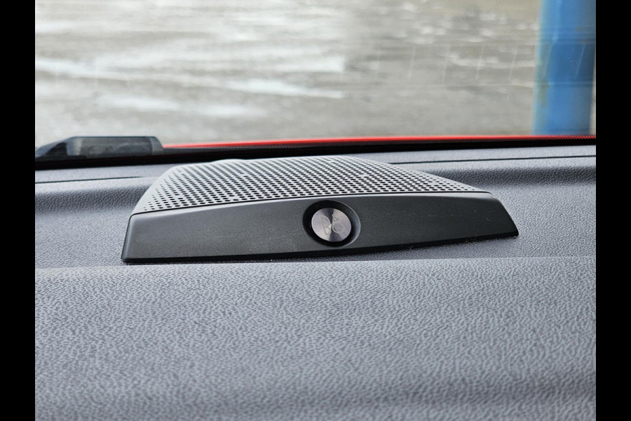 Ford Fiesta 1.0 EcoBoost Hybrid ST-Line X B&O geluid | Cruise control | Navigatie | Draadloos laden | Automatisch inparkeren etc.