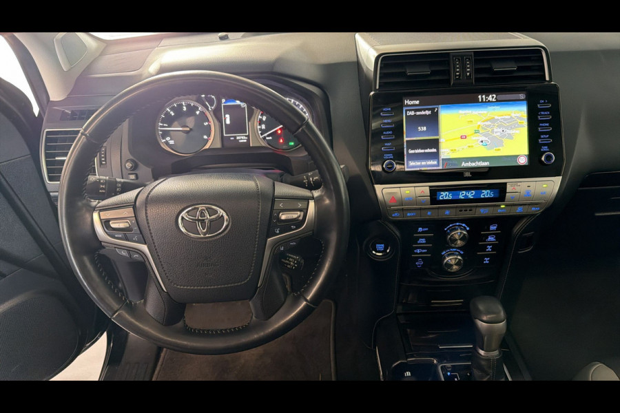 Toyota Land Cruiser 150 2.8 D-4D-F Executive Window Van Black-Line