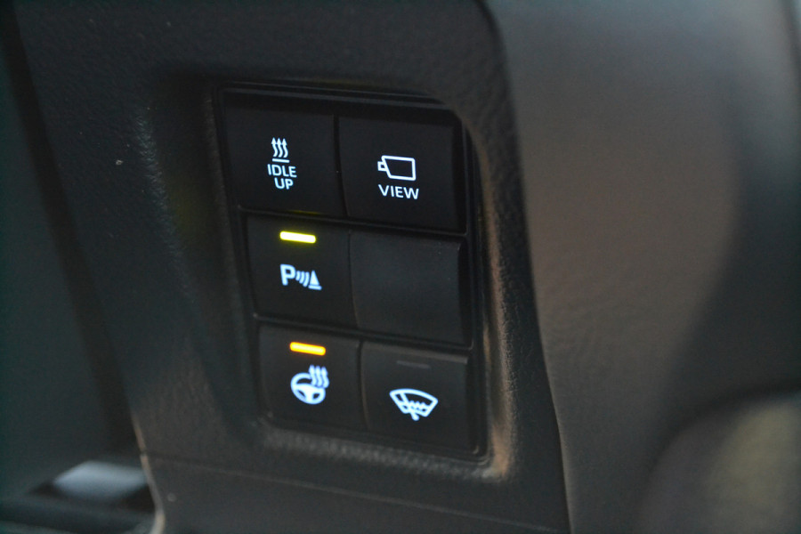 Toyota Land Cruiser 150 2.8 D-4D-F Executive Window Van Black-Line