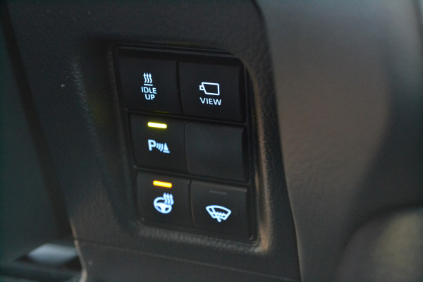 Toyota Land Cruiser 150 2.8 D-4D-F Executive Window Van Black-Line