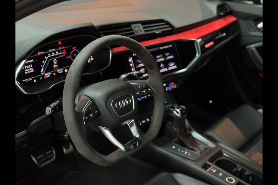 Audi Q3 Sportback TFSI RS|LEDER|AUTO|PANO