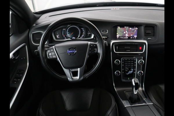 Volvo V60 2.0 T4 Sport | Stoelverwarming | Bi-Xenon | Leder/Alcantara | Trekhaak | Navigatie | Bluetooth | Cruise control | Parkeerhulp | Climate control | Origineel NL