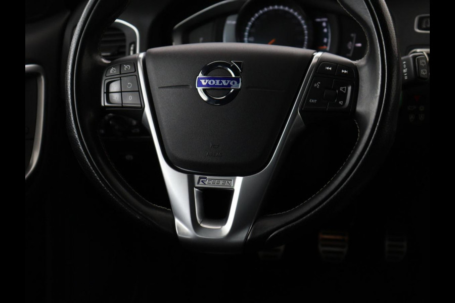 Volvo V60 2.0 T4 Sport | Stoelverwarming | Bi-Xenon | Leder/Alcantara | Trekhaak | Navigatie | Bluetooth | Cruise control | Parkeerhulp | Climate control | Origineel NL