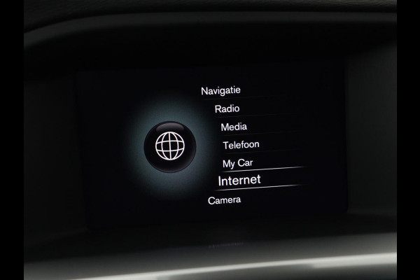 Volvo V60 2.0 T4 Sport | Stoelverwarming | Bi-Xenon | Leder/Alcantara | Trekhaak | Navigatie | Bluetooth | Cruise control | Parkeerhulp | Climate control | Origineel NL