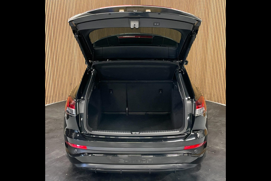 Audi Q4 e-tron 40 S Edition Competition 77 kWh|100%SOH|BLACK ED.|TREKH.|ACC|CARPLAY|CAMERA|STOELVERW.|NL-AUTO|NAP|1e EIG|INCL BTW|