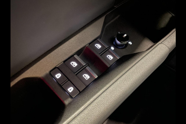 Audi Q4 e-tron 40 S Edition Competition 77 kWh|100%SOH|BLACK ED.|TREKH.|ACC|CARPLAY|CAMERA|STOELVERW.|NL-AUTO|NAP|1e EIG|INCL BTW|