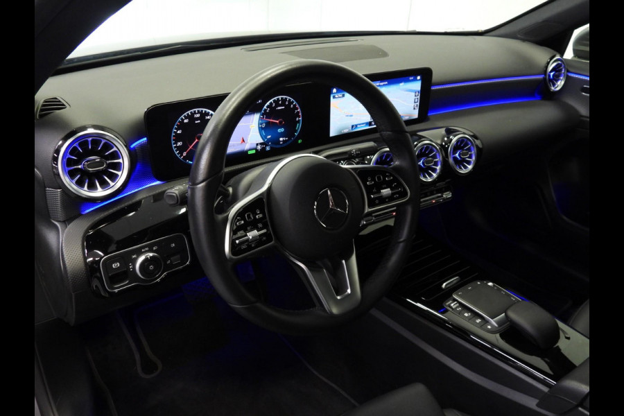 Mercedes-Benz A-Klasse A250e Luxury Limited LEER/CAMERA/SFEER/TREKH./17"LMV!