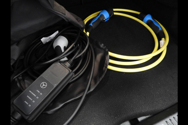 Mercedes-Benz A-Klasse A250e Luxury Limited LEER/CAMERA/SFEER/TREKH./17"LMV!