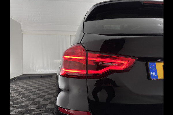BMW X3 xDrive30e [Plug-In] (INCL-BTW) *PANO | FULL-LED | COMFORTSEATS | PRIVACYGLASS | ECC | PDC | CRUISE | TOWBAR | 18''ALU*