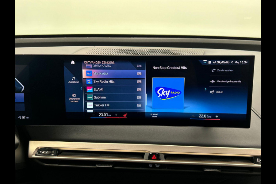 BMW iX XDrive40 High Executive 77 kWh | Origineel Nederlands | 1e Eigenaar Trekhaak Harman/kardon Head Up Panoramadak Memorie