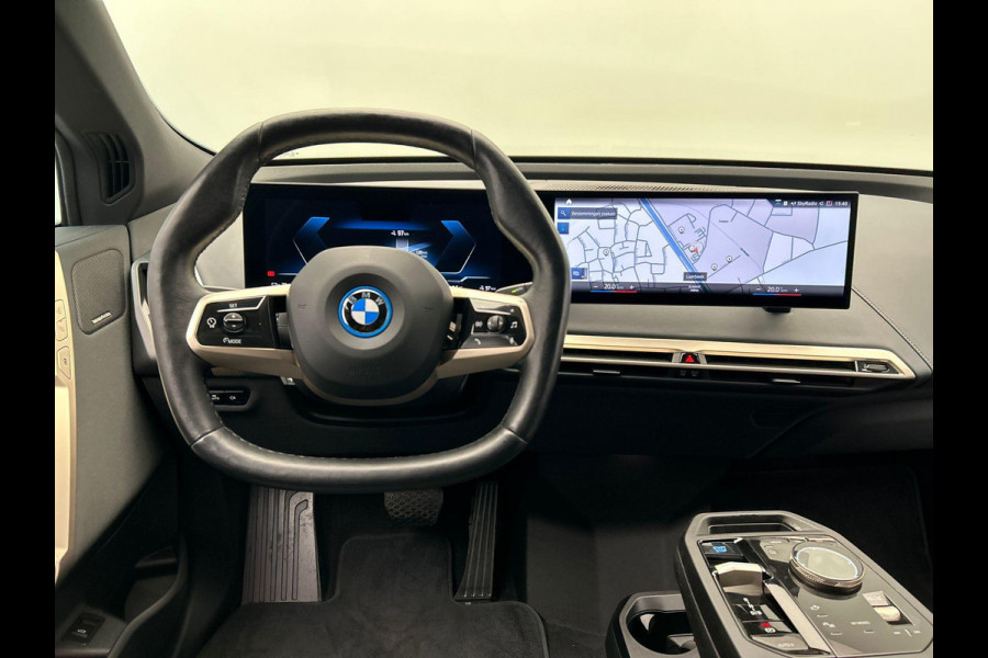 BMW iX XDrive40 High Executive 77 kWh | Origineel Nederlands | 1e Eigenaar Trekhaak Harman/kardon Head Up Panoramadak Memorie