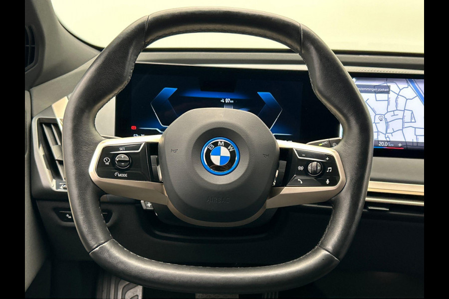 BMW iX XDrive40 High Executive 77 kWh | Origineel Nederlands | 1e Eigenaar Trekhaak Harman/kardon Head Up Panoramadak Memorie