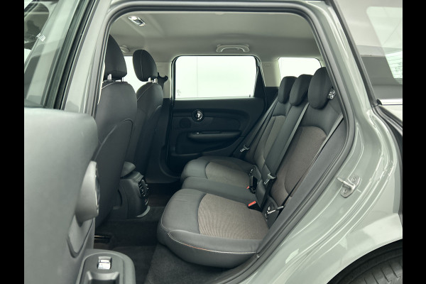 MINI Clubman 2.0D 150PK Cooper Business Edition / Airco-ecc./ Stoelverwarming / Navigatie / Trekhaak / Dab / Pdc. A / Radio multimedia / Apk 04-2026