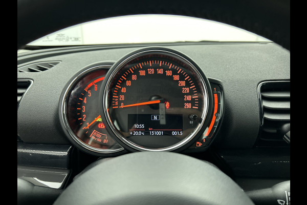MINI Clubman 2.0D 150PK Cooper Business Edition / Airco-ecc./ Stoelverwarming / Navigatie / Trekhaak / Dab / Pdc. A / Radio multimedia / Apk 04-2026