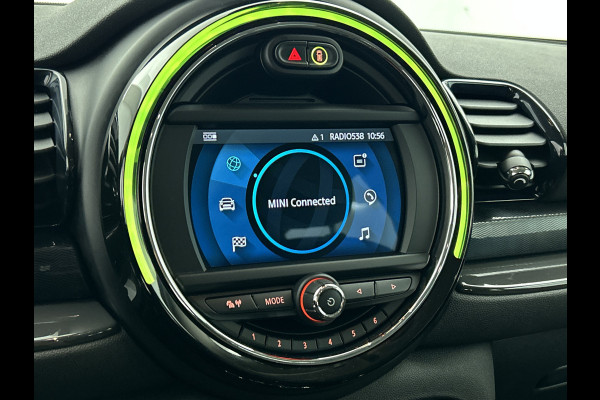 MINI Clubman 2.0D 150PK Cooper Business Edition / Airco-ecc./ Stoelverwarming / Navigatie / Trekhaak / Dab / Pdc. A / Radio multimedia / Apk 04-2026