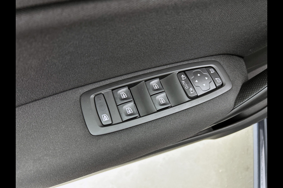 Renault Mégane Estate 1.3 TCe 141PK Automaat Zen / Trekhaak / Navigatie / Pdc.A / Airco-ecc./ Xenon