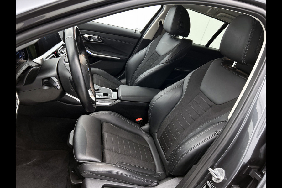 BMW 3 Serie Touring 330e High Executive(Dealer OnderH, Navi Pro, 360 Camera, SfeerV, PDC V+A, Adapt Cruise Con, Etc)