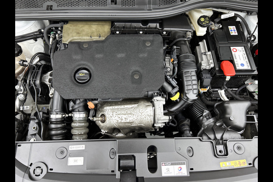 Peugeot 208 1.5 HDi Blue Allure / Navigatie / Pdc.+Camera / Airco-ecc./ Radio-multimedia / / Apk nieuw