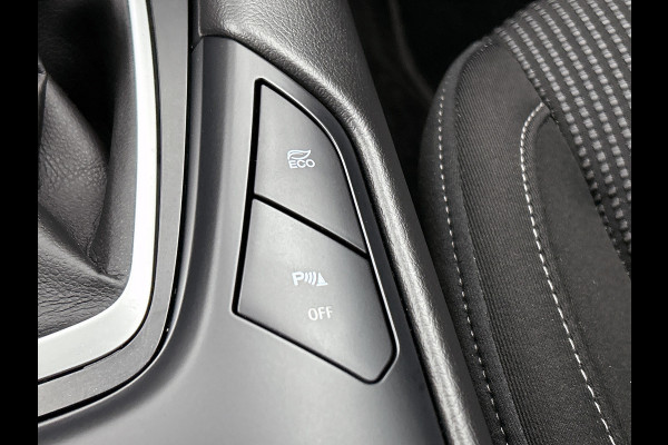 Ford Mondeo Wagon 2.0 Hybrid Titanium Automaat / Pdc.V+A / Navigatie / Radio-multimedia /  Airco-ecc. / Apk 12-2027