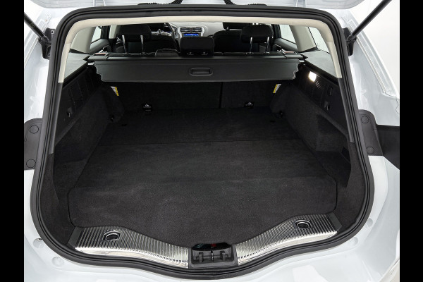 Ford Mondeo Wagon 2.0 Hybrid Titanium Automaat / Pdc.V+A / Navigatie / Radio-multimedia /  Airco-ecc. / Apk 12-2027