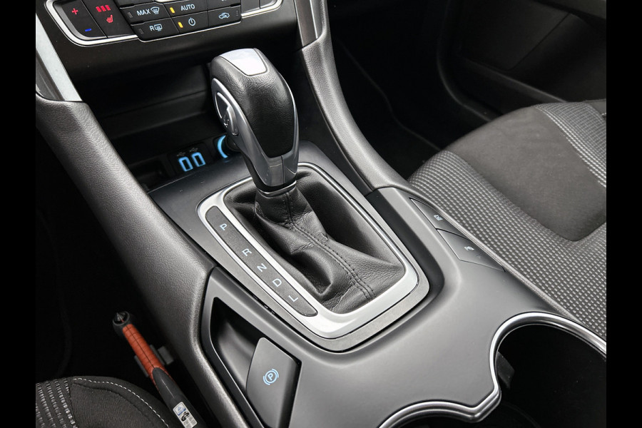 Ford Mondeo Wagon 2.0 Hybrid Titanium Automaat / Pdc.V+A / Navigatie / Radio-multimedia /  Airco-ecc. / Apk 12-2027