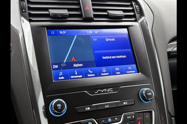 Ford Mondeo Wagon 2.0 Hybrid Titanium Automaat / Pdc.V+A / Navigatie / Radio-multimedia /  Airco-ecc. / Apk 12-2027
