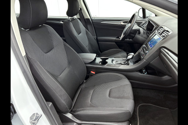 Ford Mondeo Wagon 2.0 Hybrid Titanium Automaat / Pdc.V+A / Navigatie / Radio-multimedia /  Airco-ecc. / Apk 12-2027