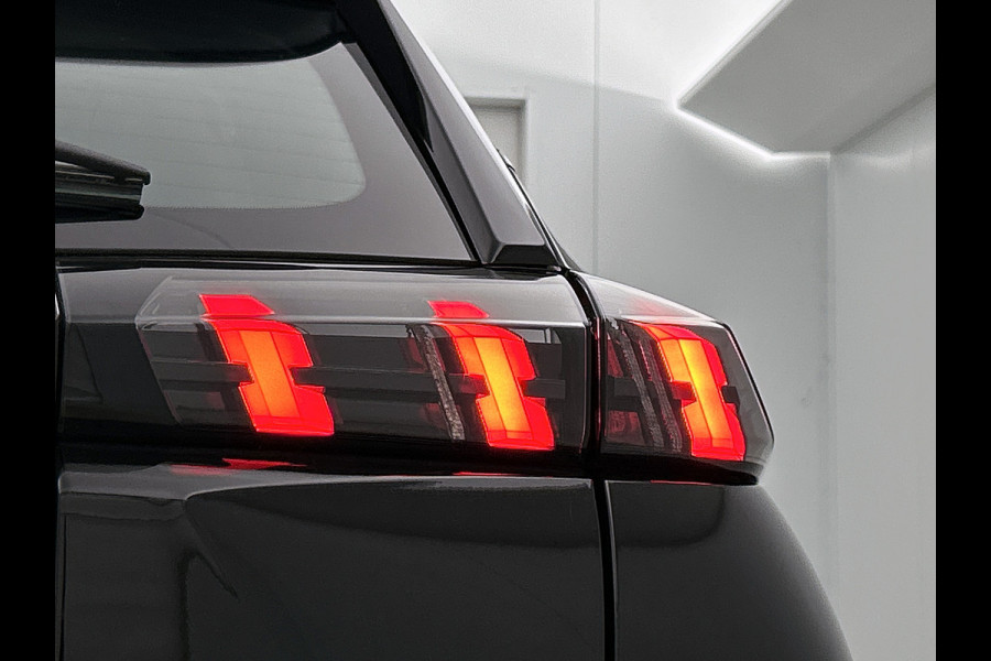 Peugeot 2008 1.5 HDi Blue Active / Trekhaak / Airco-ecc./ Pdc+Camera / Navigatie / Radio multimedia / Apk 12-2026