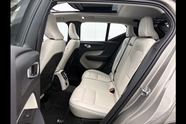 Volvo XC40 T5 180PK Hybride SOH 91% Inscription / Panoramadak / Leder / Trekhaak / airco-ecc./ Stuurverwarming / Navigatie / Apk 10-2026
