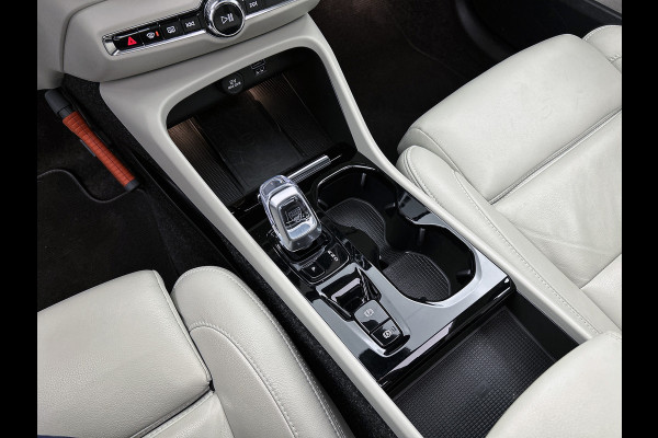 Volvo XC40 T5 180PK Hybride SOH 91% Inscription / Panoramadak / Leder / Trekhaak / airco-ecc./ Stuurverwarming / Navigatie / Apk 10-2026