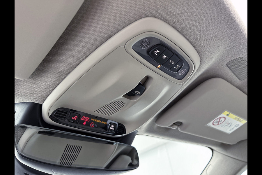 Volvo XC40 T5 180PK Hybride SOH 91% Inscription / Panoramadak / Leder / Trekhaak / airco-ecc./ Stuurverwarming / Navigatie / Apk 10-2026